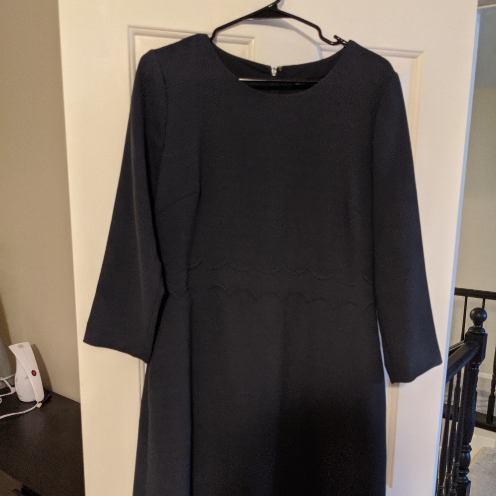 Dark Grey 3/4 sleeve Dress with nice waist line